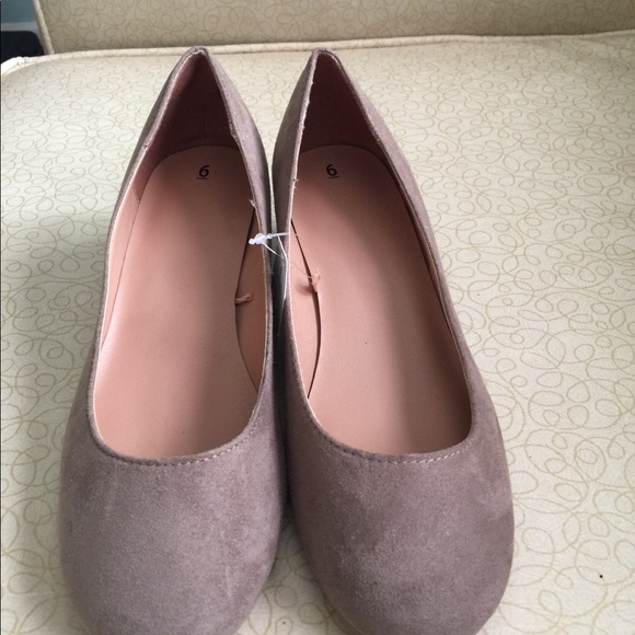 Time and Tru Women's Block Heel Shoe - Picture 2 of 8